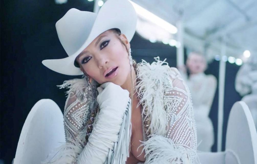 Jennifer Lopez en el videoclip de su single Medicine