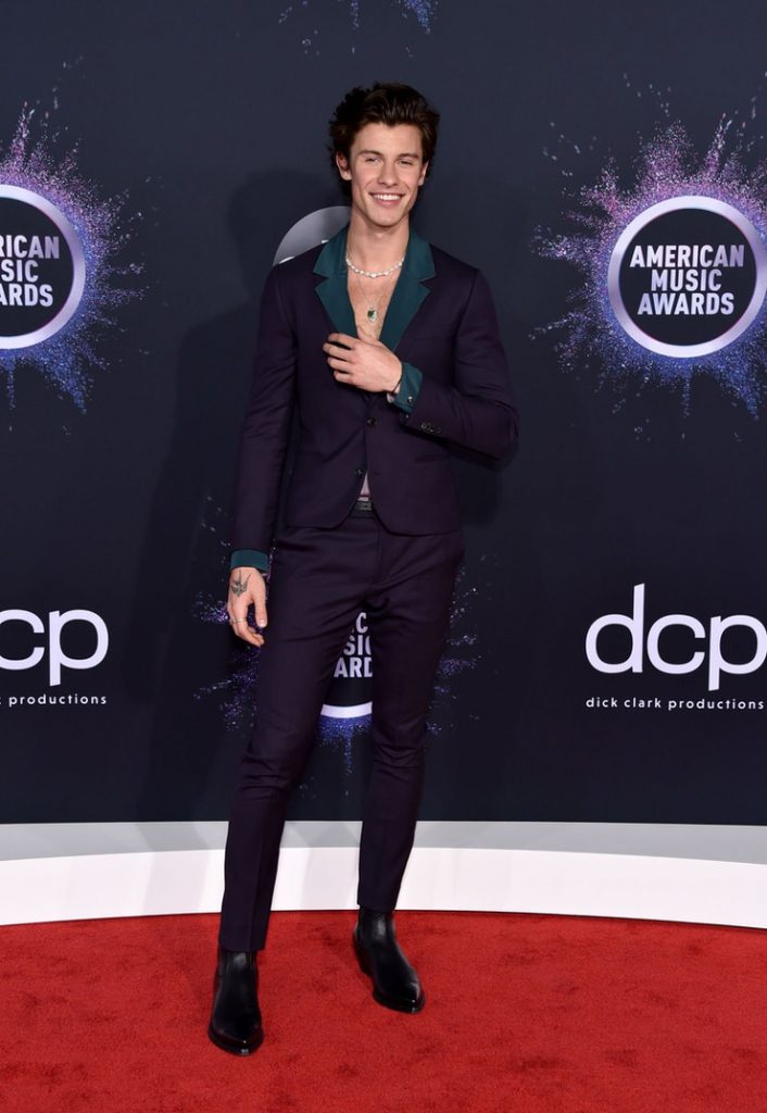 Shawn Mendes en la red carpet de los American Music Awards 2019