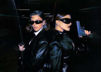 Emilia y Nathy Peluso en el video de Jet_Set.mp3