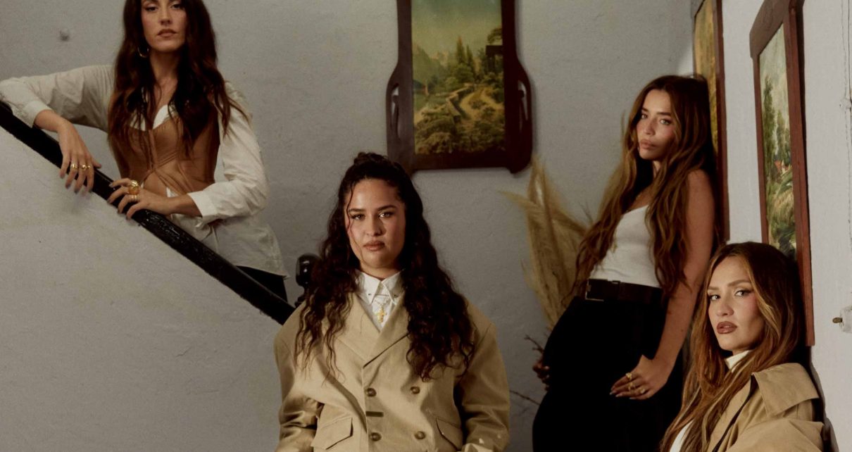 Lola Índigo, Salma, Lia Kali en TUS INICIALES